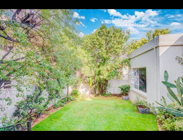 3 BEDROOM TOWNHOUSE FOR SALE IN MAGALIESSIG